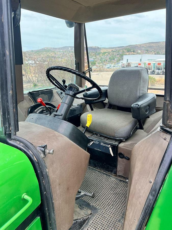 Usado JOHN DEERE® 4560