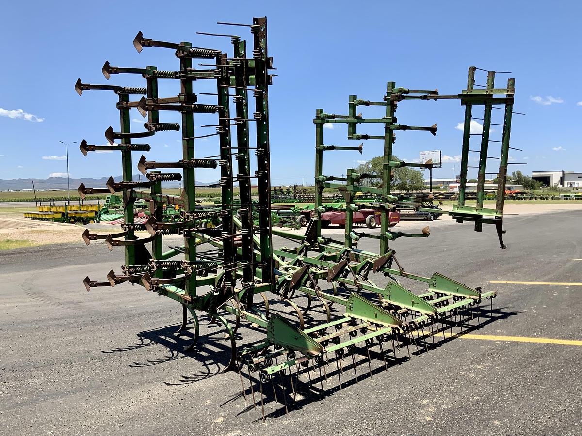 Usado JOHN DEERE® 1100