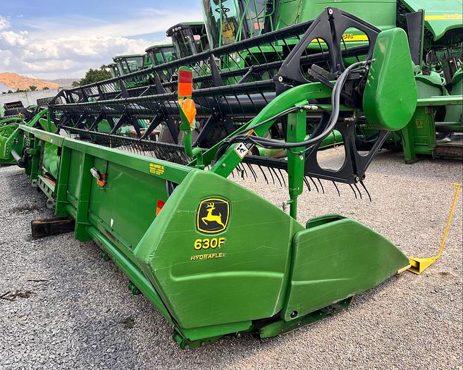 Usado JOHN DEERE 630F