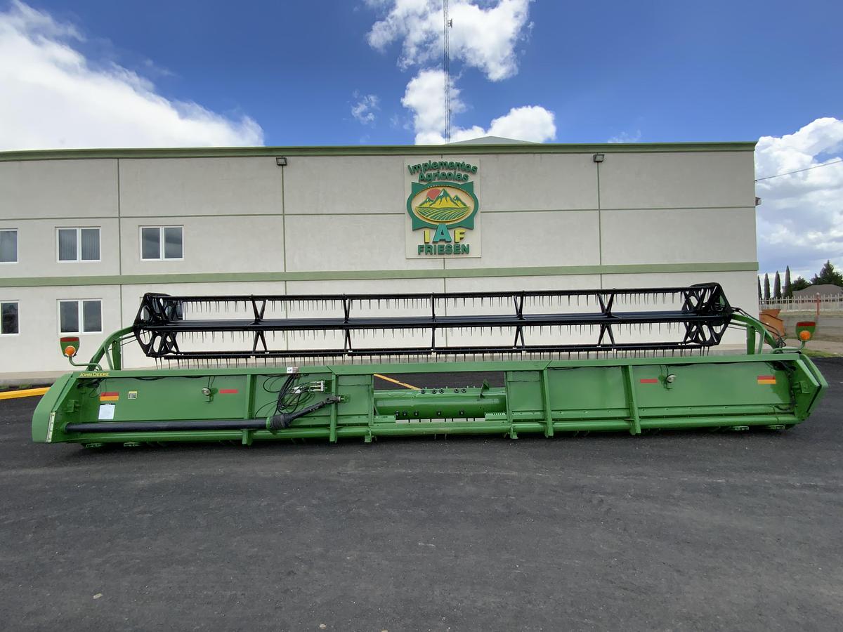 Usado 2006 JOHN DEERE® 630R