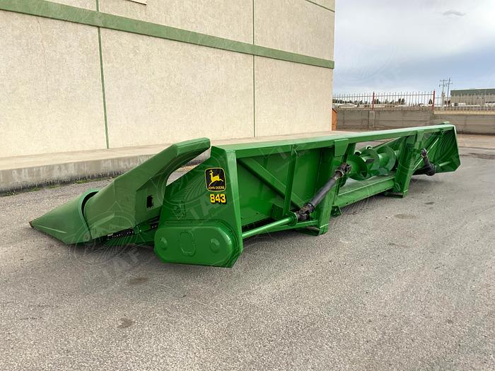 Usado JOHN DEERE 843