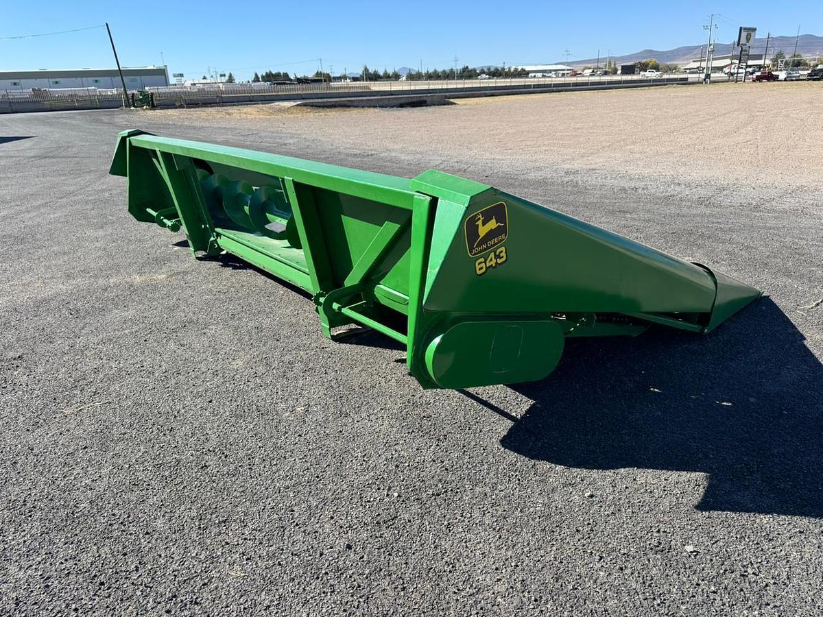 Usado JOHN DEERE® 643