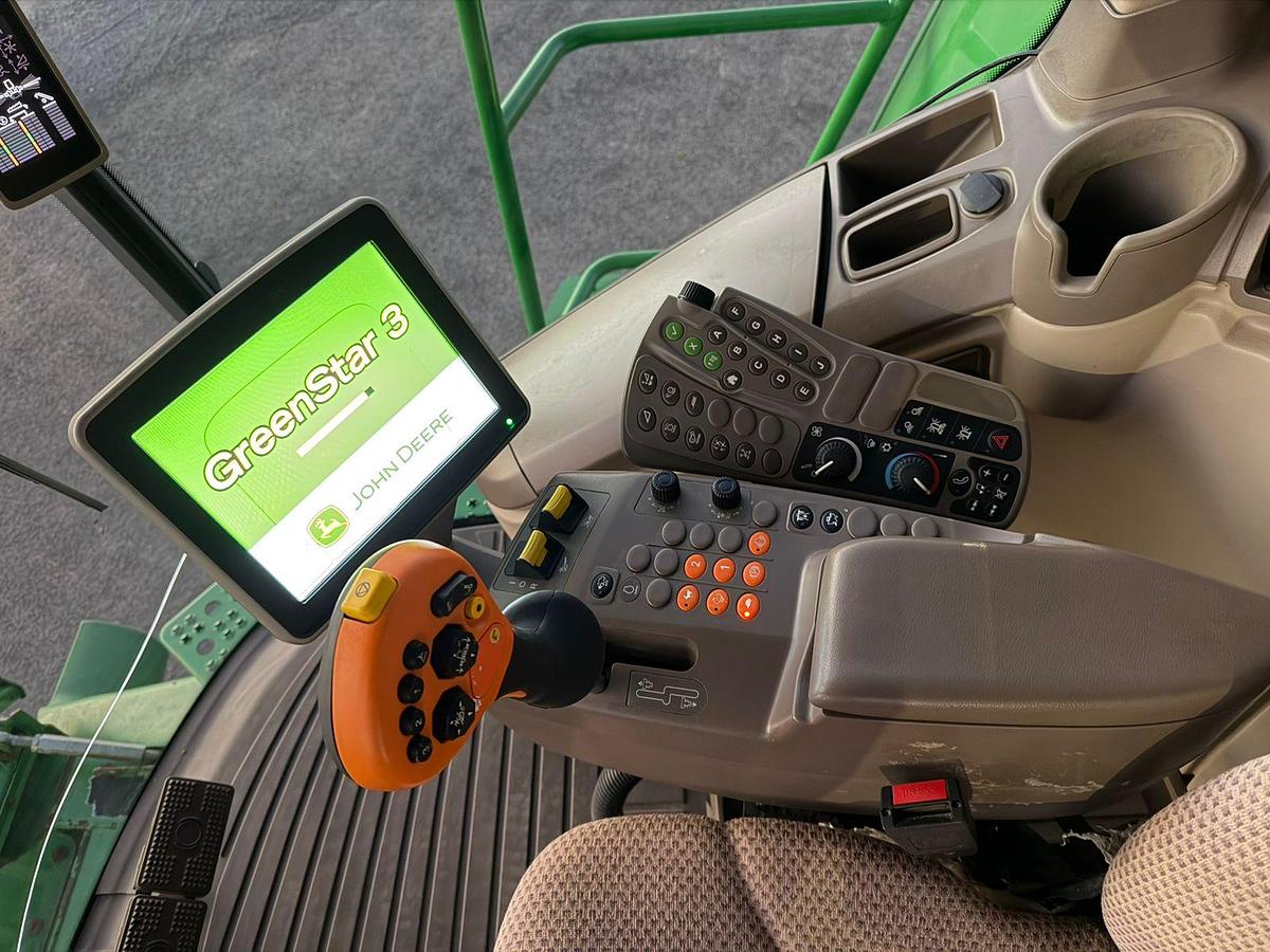 Usado 2014 JOHN DEERE® S670