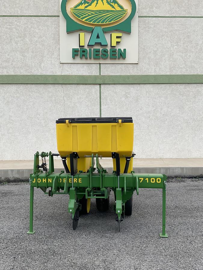 Usado JOHN DEERE® 7100