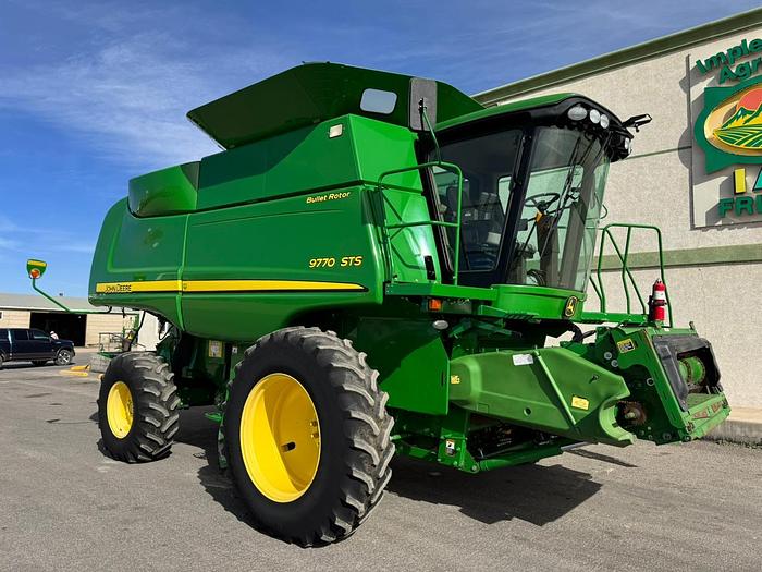 Usado 2009 JOHN DEERE® 9770STS