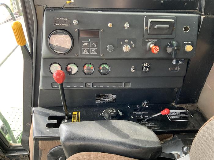 Usado 1982 JOHN DEERE 7720