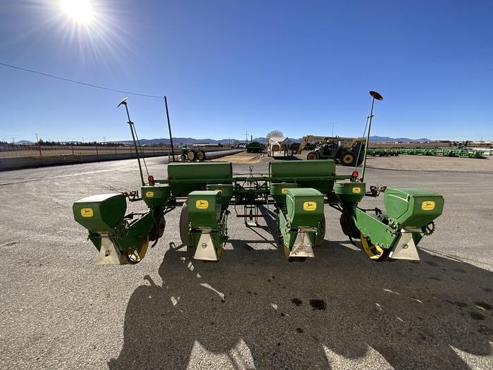 Usado JOHN DEERE® 7000