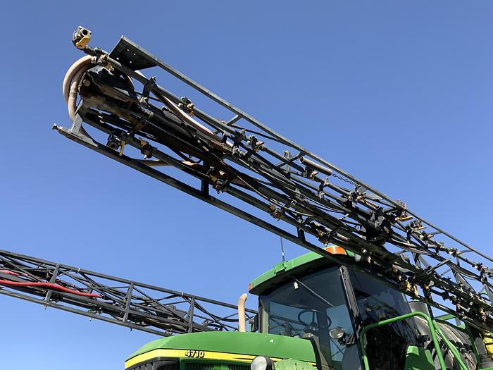 Usado JOHN DEERE® 4710