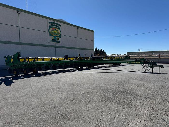 Usado JOHN DEERE® 1770