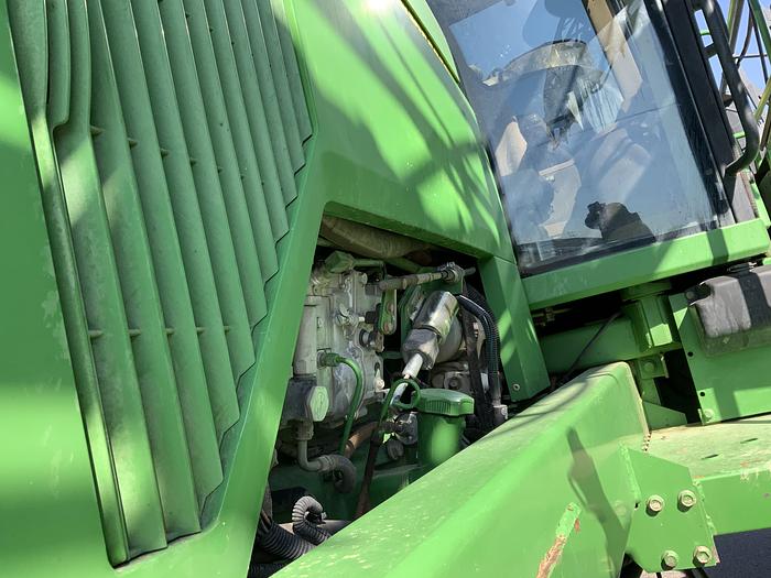Usado JOHN DEERE® 4710