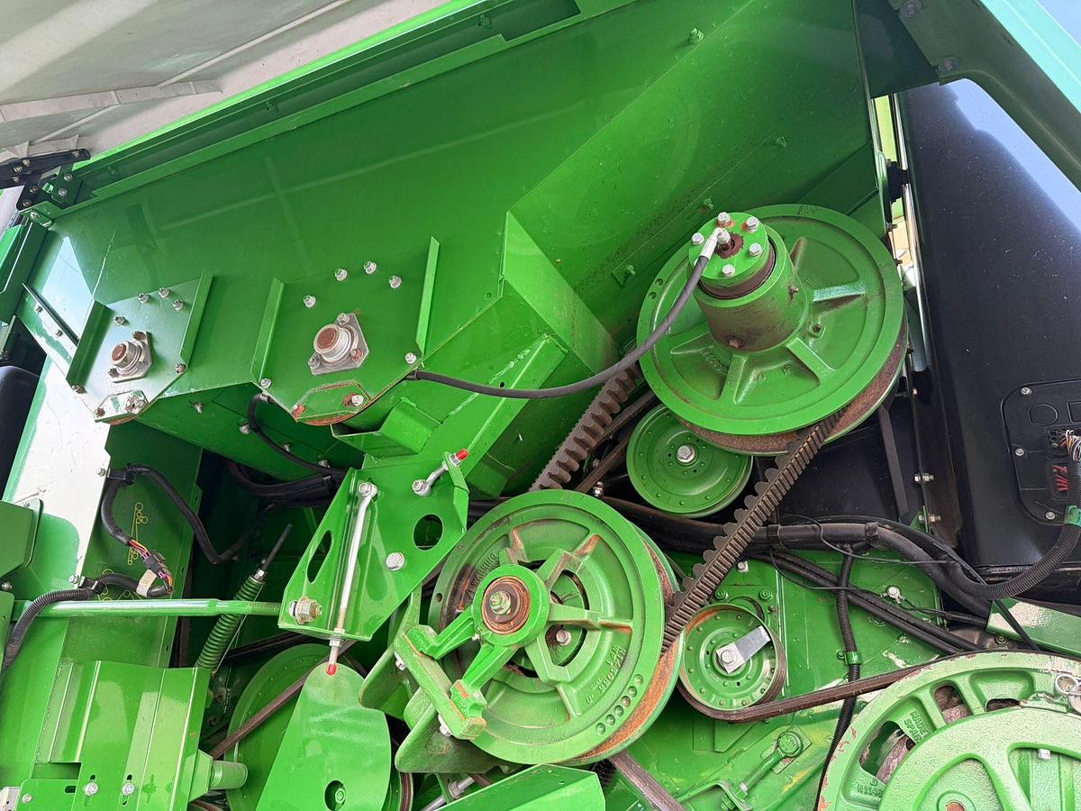 Usado 2003 JOHN DEERE® 9550