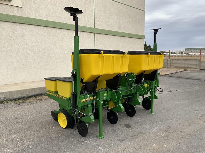 Usado JOHN DEERE® 7100