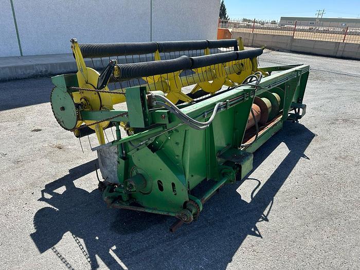 Usado JOHN DEERE® 212