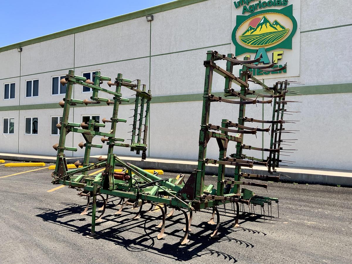Usado JOHN DEERE® 1100