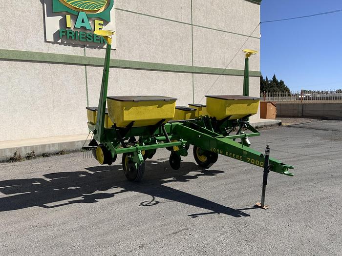 Usado JOHN DEERE® 7000