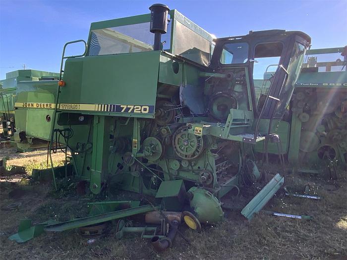 Usado JOHN DEERE® 7720 TITAN II