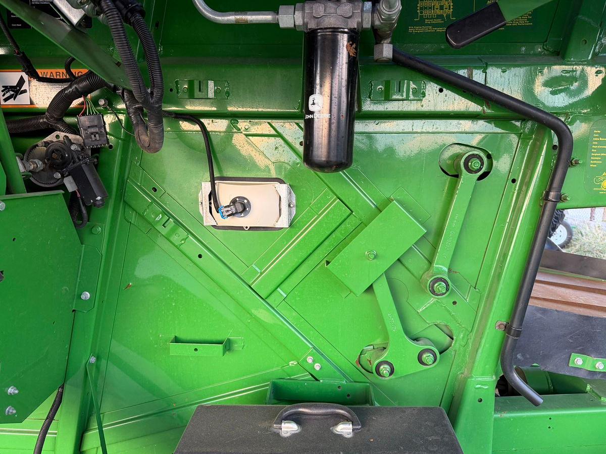 Usado 2003 JOHN DEERE® 9550