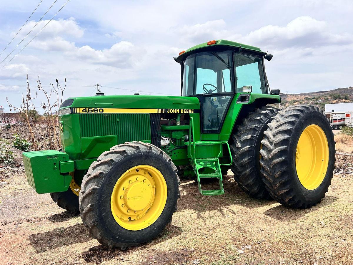 Usado JOHN DEERE® 4560
