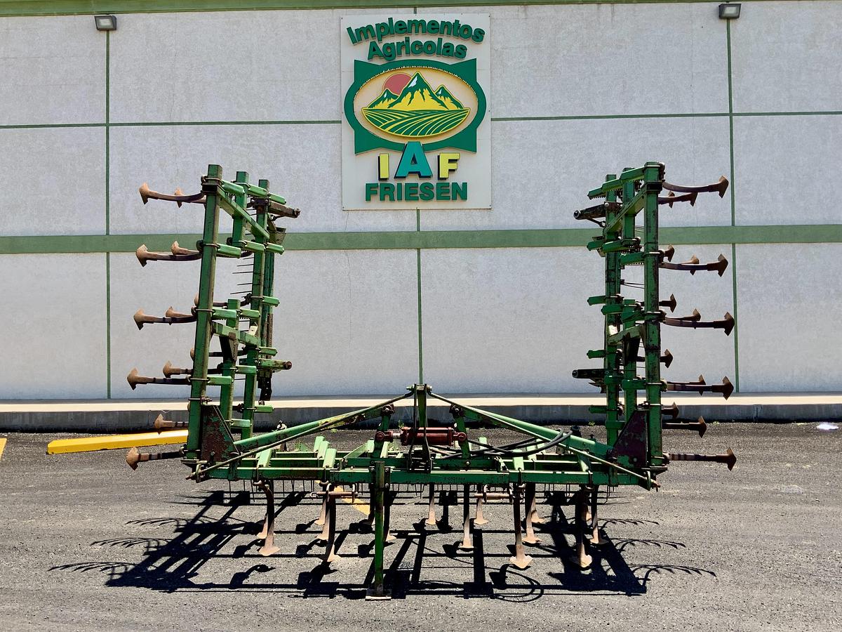 Usado JOHN DEERE® 1100