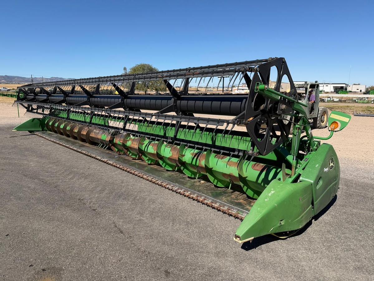 Usado 2007 JOHN DEERE® 635F