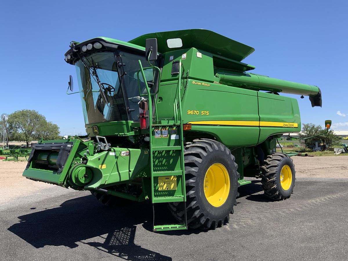 Usado 2009 JOHN DEERE® 9670STS