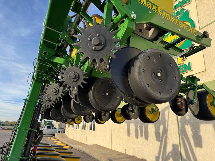 Usado JOHN DEERE® 1720