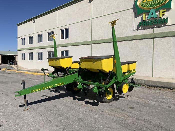 Usado JOHN DEERE® 7000