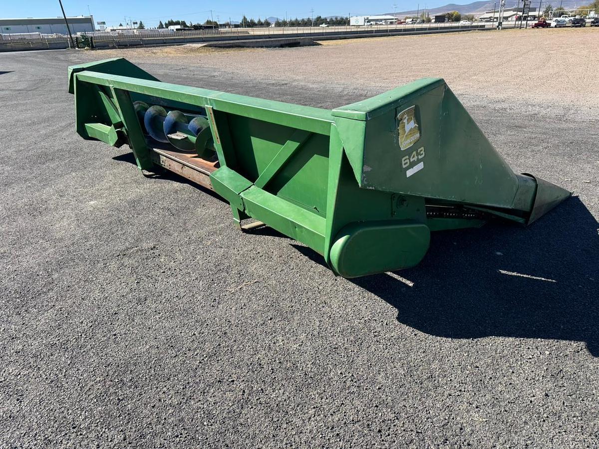 Usado JOHN DEERE® 643