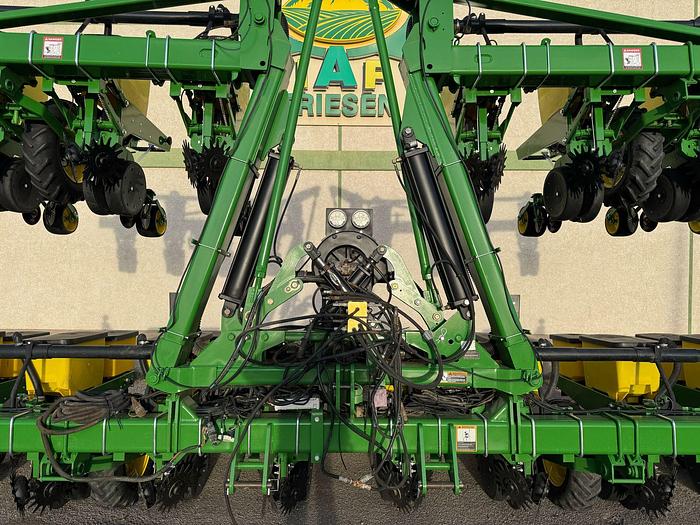 Usado JOHN DEERE® 1720