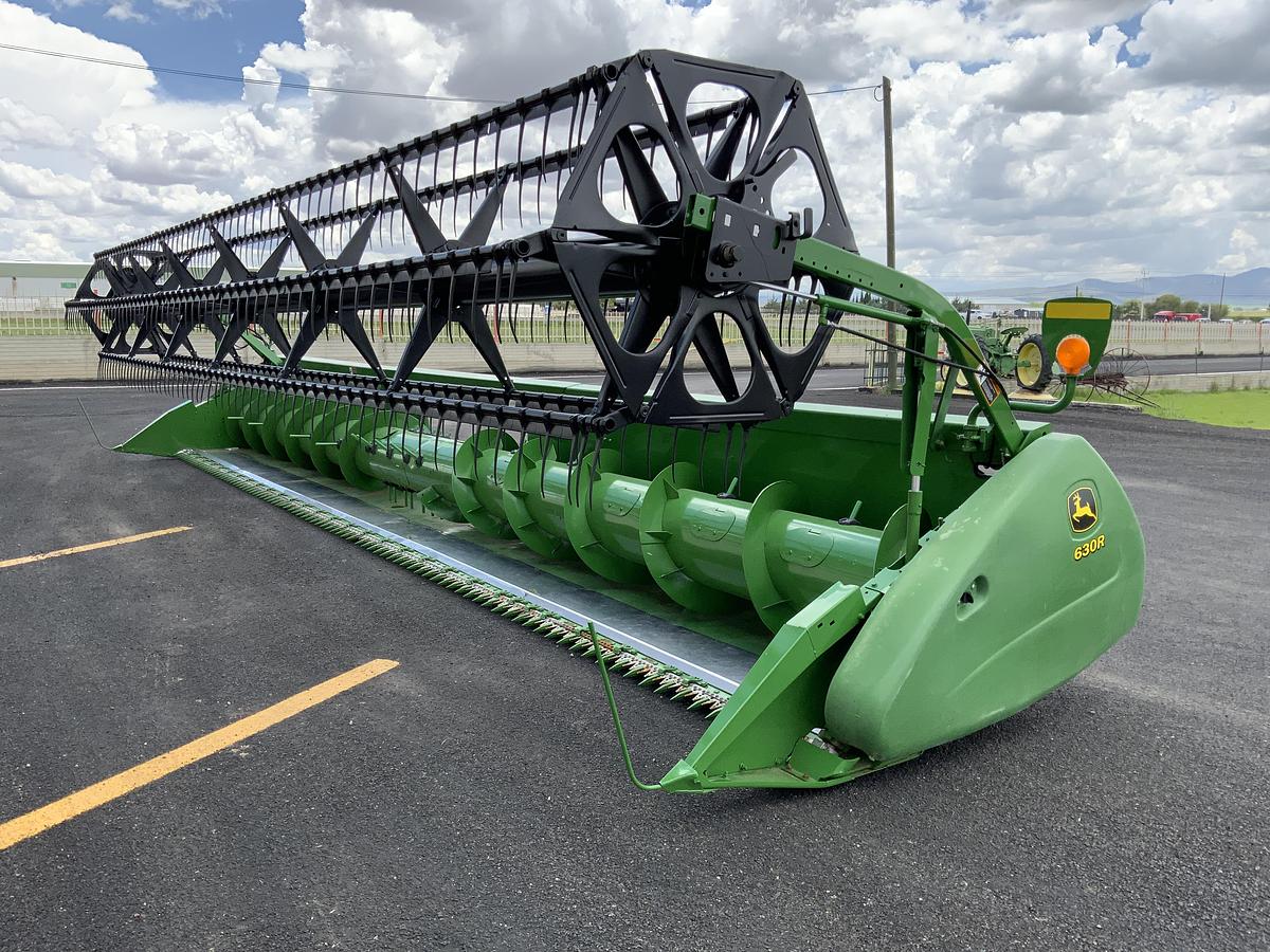 Usado 2006 JOHN DEERE® 630R