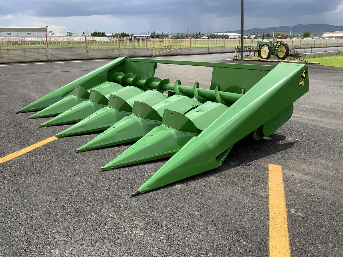 Usado JOHN DEERE® 643