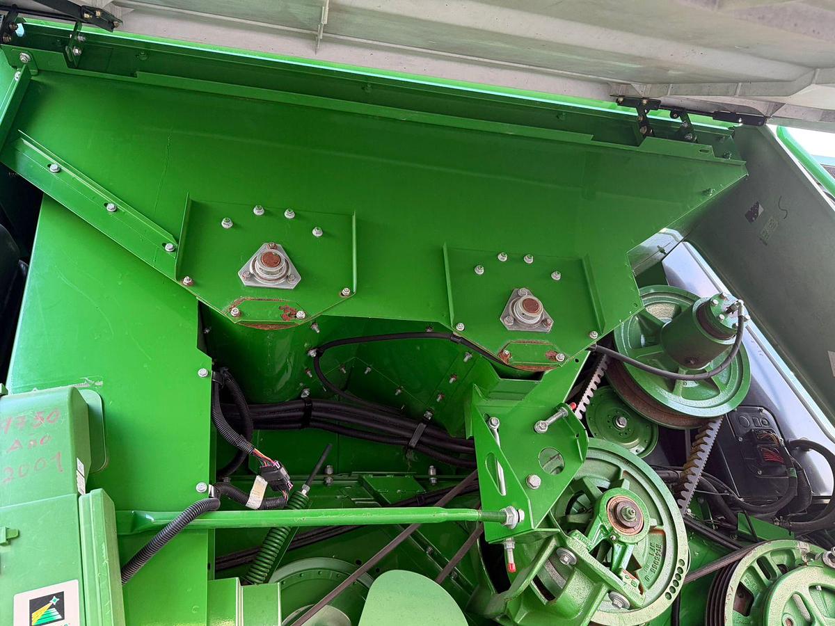 Usado 2003 JOHN DEERE® 9550