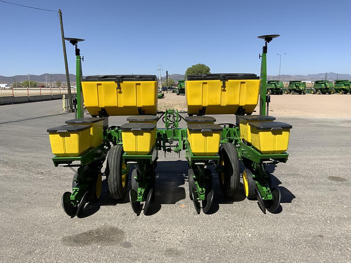 Usado JOHN DEERE 7100