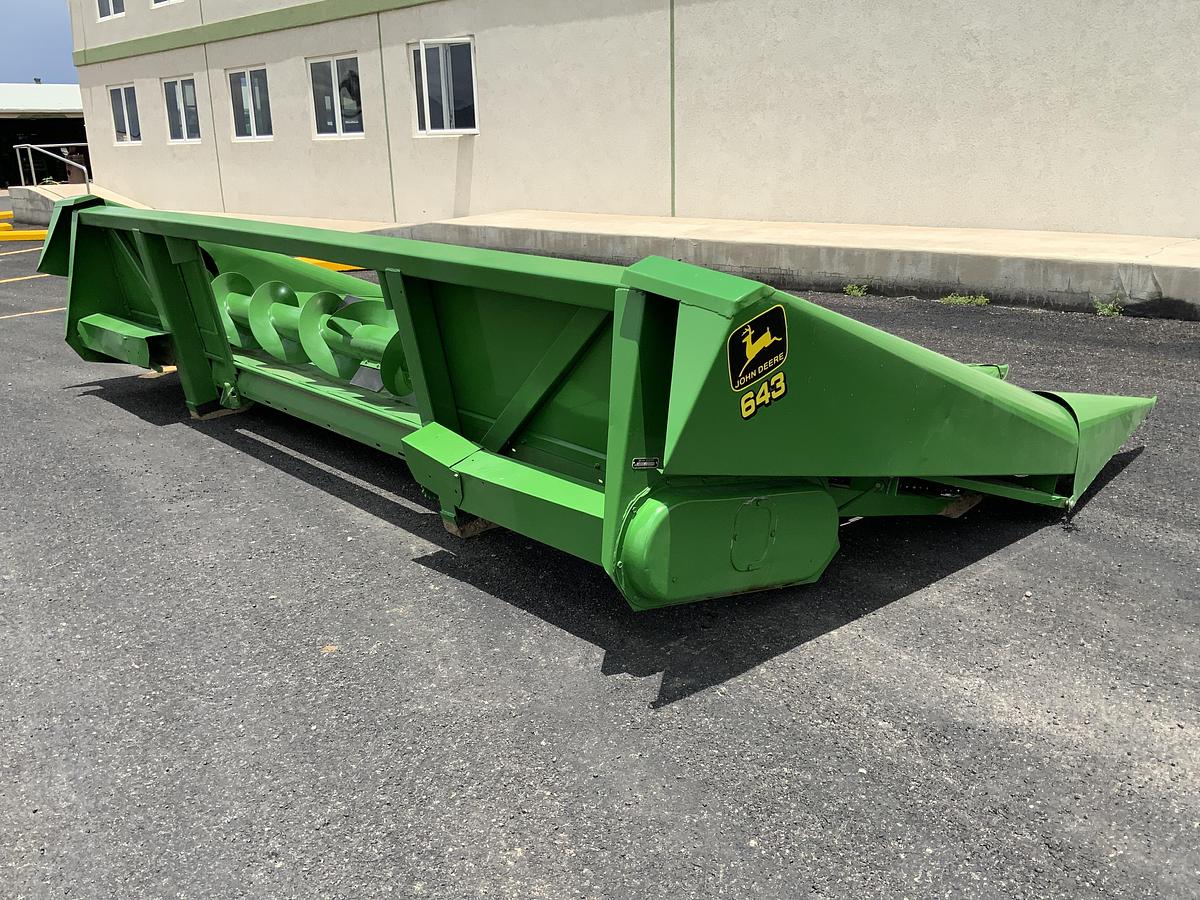 Usado JOHN DEERE® 643