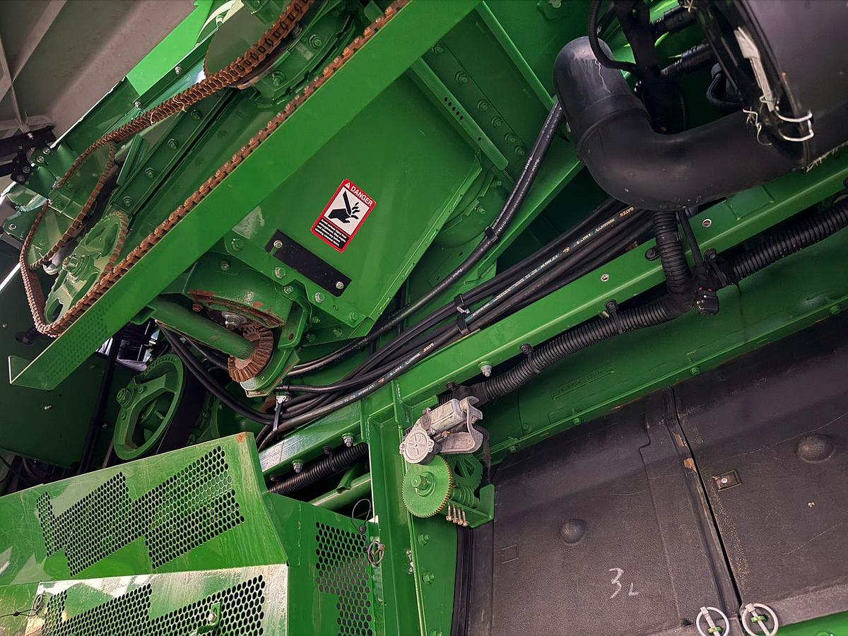 Usado 2014 JOHN DEERE® S670