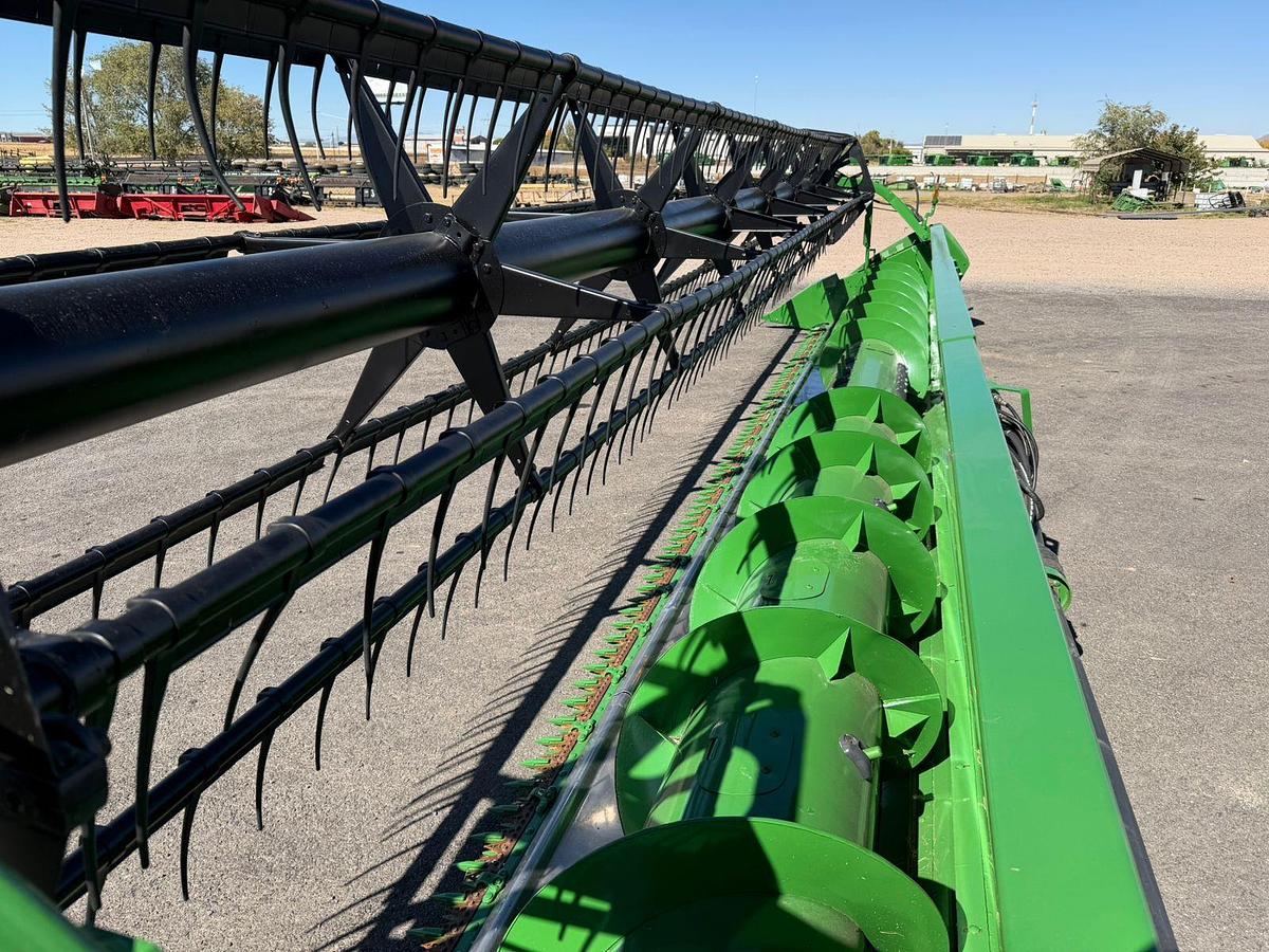 Usado 2005 JOHN DEERE® 630R