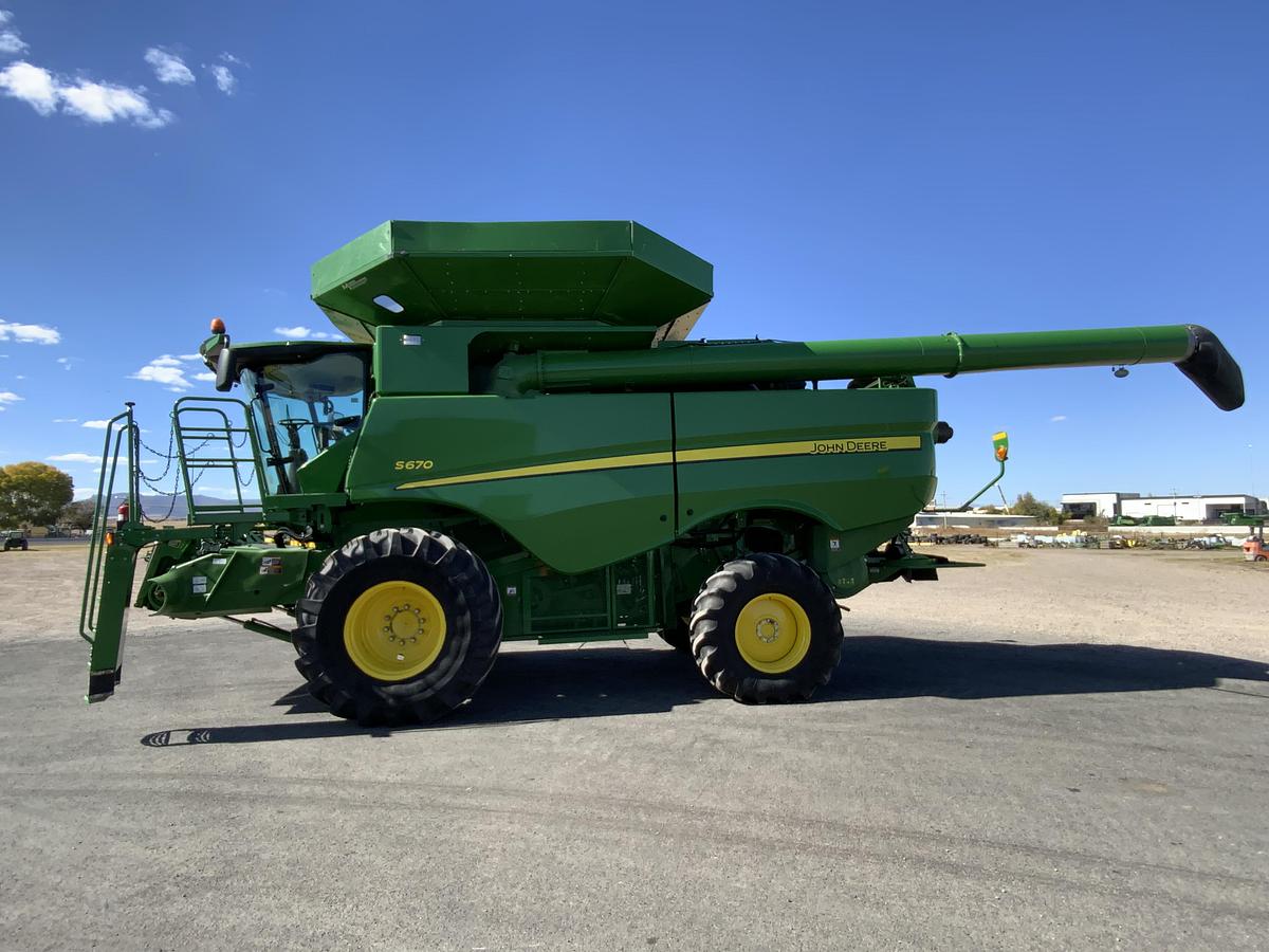 Usado 2012 JOHN DEERE® S670