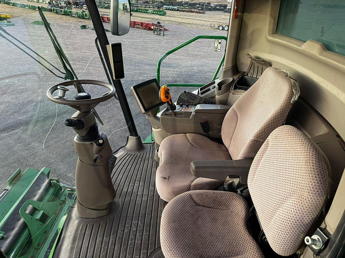 Usado 2014 JOHN DEERE® S670