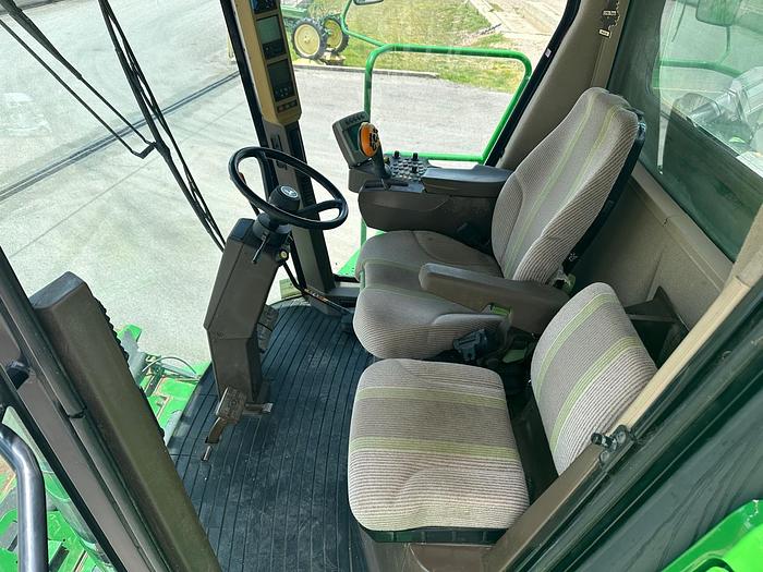 Usado 2011 JOHN DEERE® 9770STS