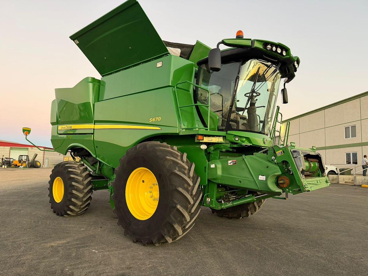 Usado 2014 JOHN DEERE® S670