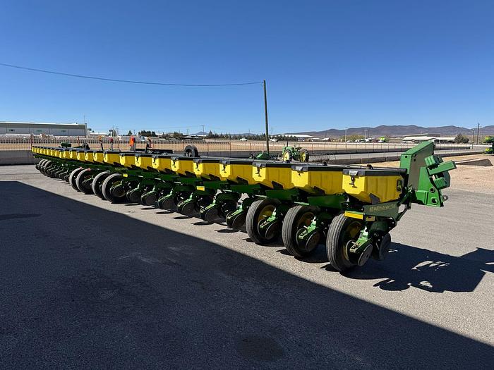 Usado JOHN DEERE® 1770