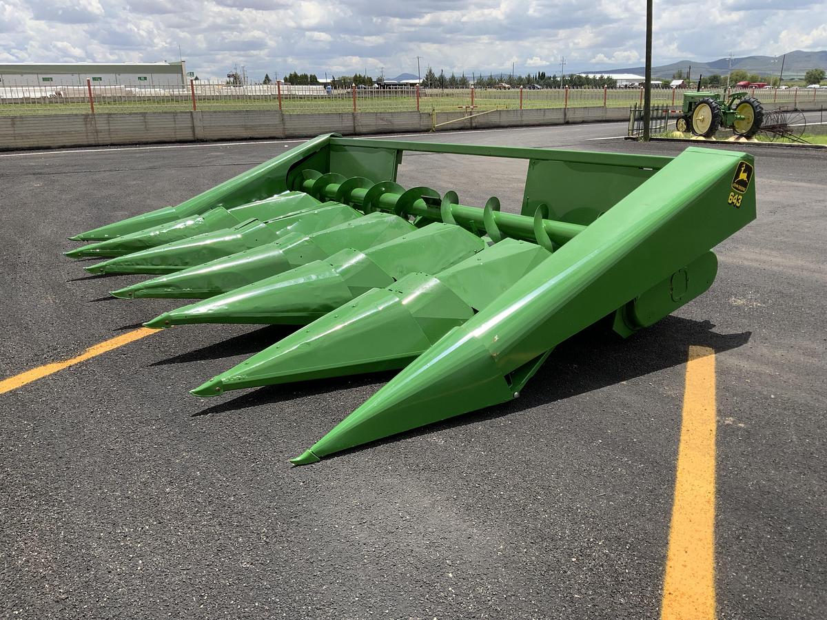 Usado JOHN DEERE® 643