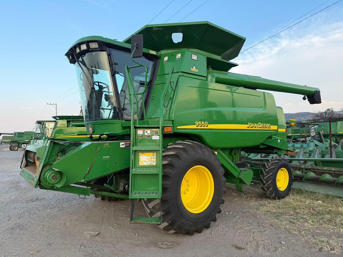 Usado 2003 JOHN DEERE® 9550