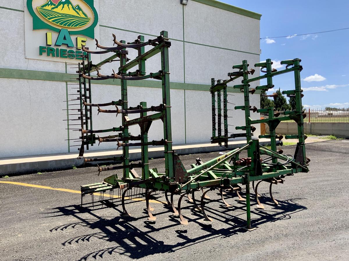 Usado JOHN DEERE® 1100