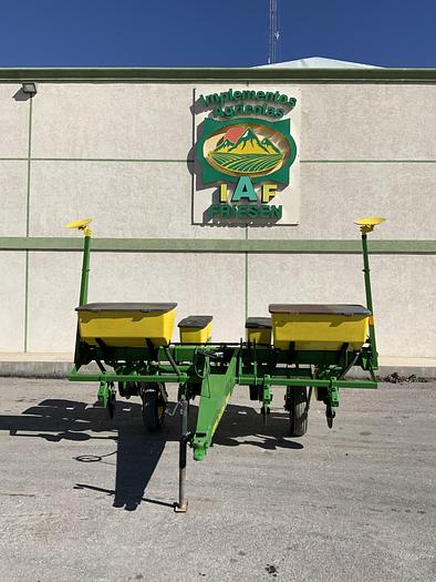 Usado JOHN DEERE® 7000