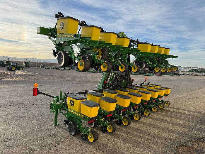 Usado JOHN DEERE® 1720