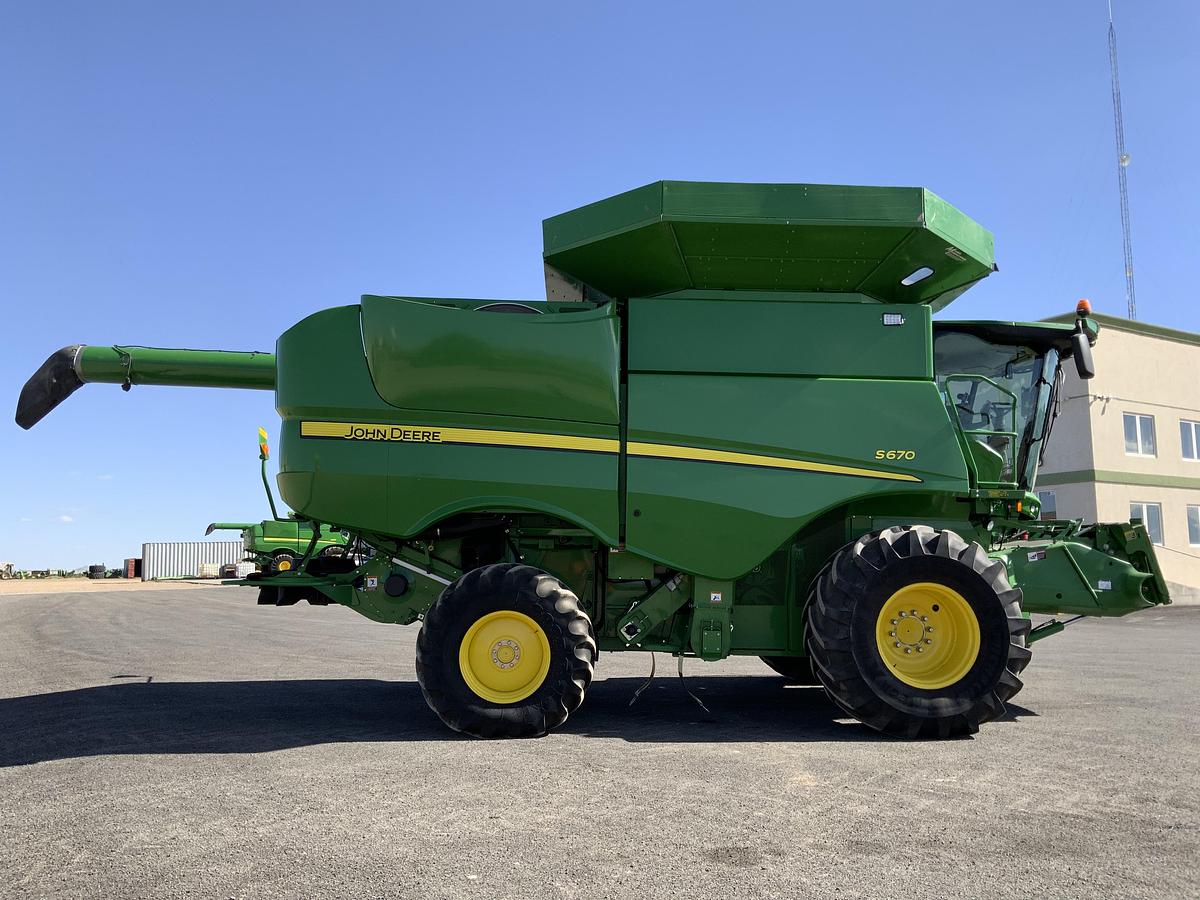 Usado 2012 JOHN DEERE® S670