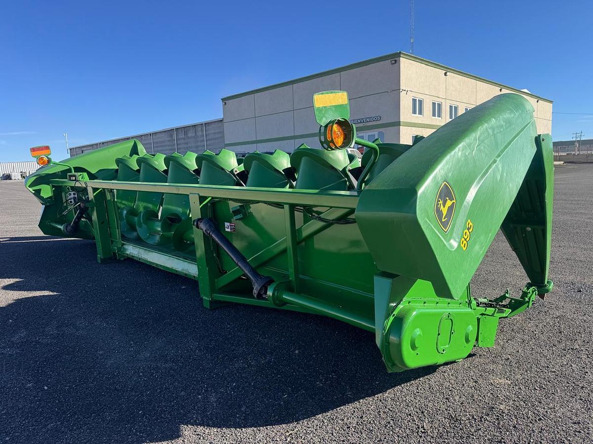 Usado 2002 JOHN DEERE® 893