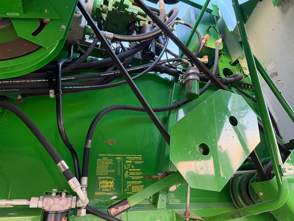 Usado 2003 JOHN DEERE® 9550