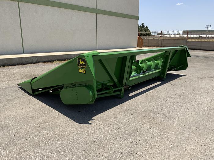 Usado JOHN DEERE® 643